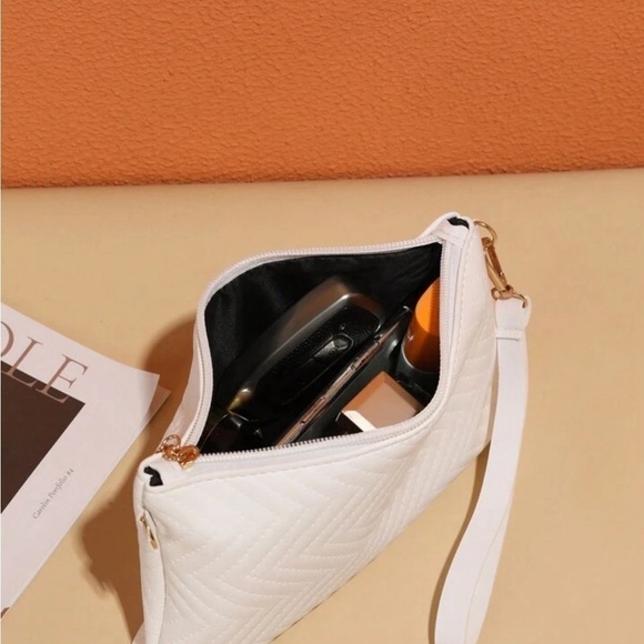 Quilted White Shoulder Bag with Gold Chain Strap - Chic & Versatile - Picture 7 of 8